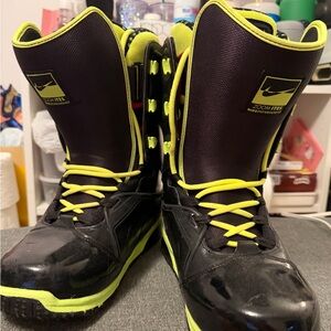 Nike Snowboard/Sneaker Boot - Black, Neon Yellow & Red